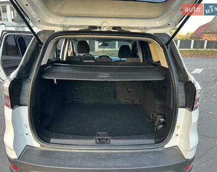 Белый Форд Куга, объемом двигателя 2 л и пробегом 243 тыс. км за 14700 $, фото 41 на Automoto.ua