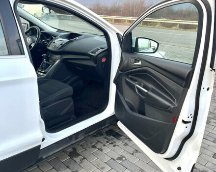 Білий Форд Куга, об'ємом двигуна 2 л та пробігом 256 тис. км за 15800 $, фото 8 на Automoto.ua