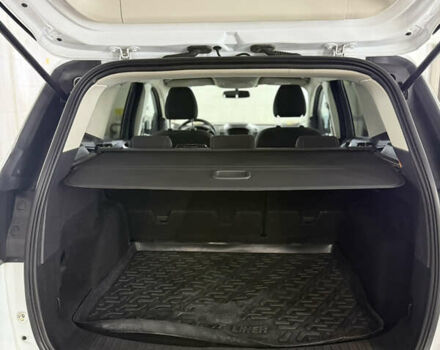 Форд Куга 2017 у Умани на Automoto.ua Білий Форд Куга, об'ємом двигуна 2 л та пробігом 210 тис. км за 15000 $, фото 28 на Automoto.ua