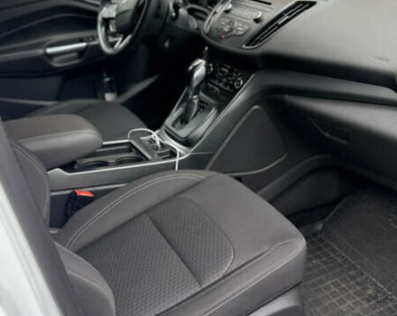 Білий Форд Куга, об'ємом двигуна 2 л та пробігом 255 тис. км за 15500 $, фото 4 на Automoto.ua