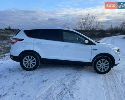 Белый Форд Куга, объемом двигателя 2 л и пробегом 179 тыс. км за 13500 $, фото 10 на Automoto.ua