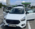 Белый Форд Куга, объемом двигателя 2 л и пробегом 120 тыс. км за 16699 $, фото 1 на Automoto.ua