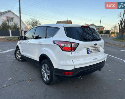 Белый Форд Куга, объемом двигателя 2 л и пробегом 243 тыс. км за 14700 $, фото 23 на Automoto.ua