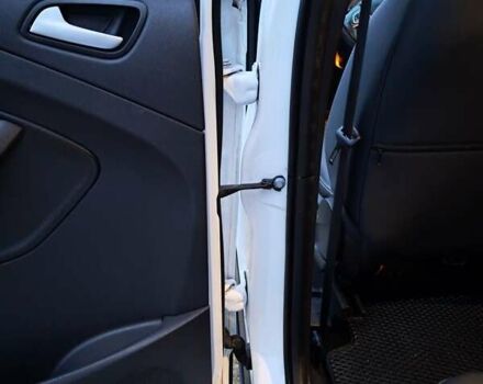 Білий Форд Куга, об'ємом двигуна 1.5 л та пробігом 120 тис. км за 14700 $, фото 28 на Automoto.ua