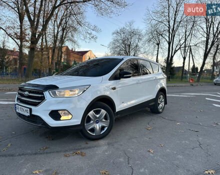 Белый Форд Куга, объемом двигателя 2 л и пробегом 243 тыс. км за 14700 $, фото 6 на Automoto.ua