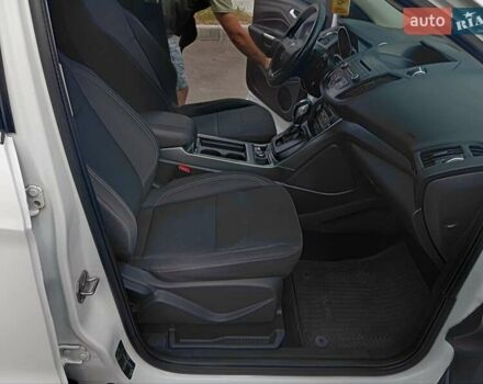 Білий Форд Куга, об'ємом двигуна 2 л та пробігом 242 тис. км за 15500 $, фото 21 на Automoto.ua