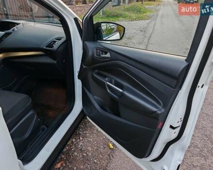 Белый Форд Куга, объемом двигателя 2 л и пробегом 181 тыс. км за 15700 $, фото 13 на Automoto.ua