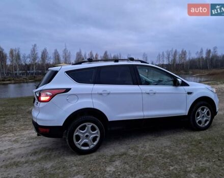 Білий Форд Куга, об'ємом двигуна 1.5 л та пробігом 120 тис. км за 14700 $, фото 14 на Automoto.ua