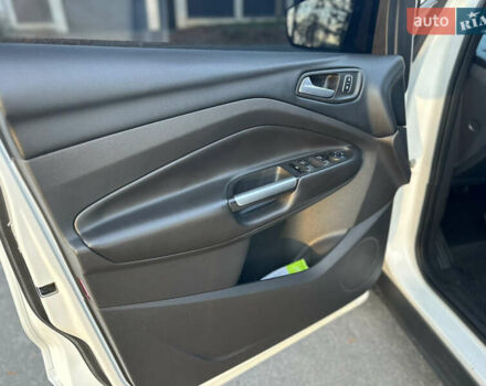 Белый Форд Куга, объемом двигателя 2 л и пробегом 243 тыс. км за 14700 $, фото 29 на Automoto.ua