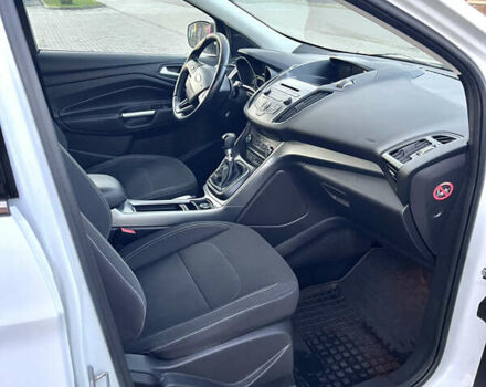 Білий Форд Куга, об'ємом двигуна 2 л та пробігом 256 тис. км за 15800 $, фото 15 на Automoto.ua