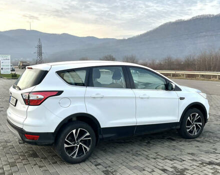 Білий Форд Куга, об'ємом двигуна 2 л та пробігом 256 тис. км за 15800 $, фото 5 на Automoto.ua