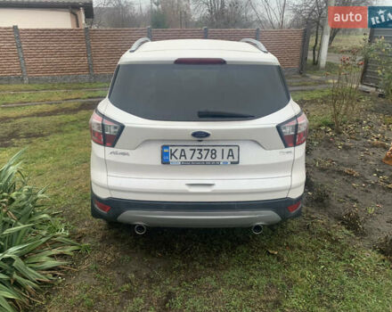 Белый Форд Куга, объемом двигателя 2 л и пробегом 203 тыс. км за 15500 $, фото 2 на Automoto.ua
