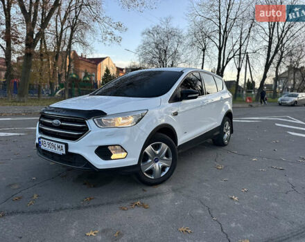 Белый Форд Куга, объемом двигателя 2 л и пробегом 243 тыс. км за 14700 $, фото 4 на Automoto.ua