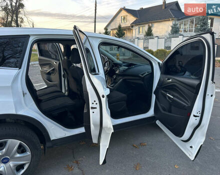 Белый Форд Куга, объемом двигателя 2 л и пробегом 243 тыс. км за 14700 $, фото 51 на Automoto.ua