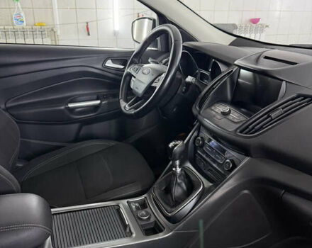 Форд Куга 2017 у Умани на Automoto.ua Білий Форд Куга, об'ємом двигуна 2 л та пробігом 210 тис. км за 15000 $, фото 44 на Automoto.ua