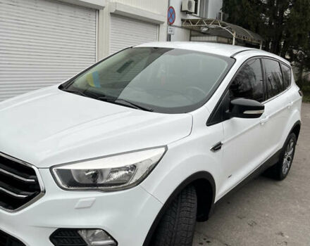 Белый Форд Куга, объемом двигателя 2 л и пробегом 153 тыс. км за 15500 $, фото 7 на Automoto.ua