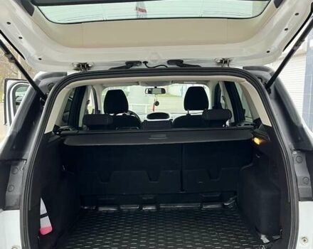 Белый Форд Куга, объемом двигателя 2 л и пробегом 153 тыс. км за 15500 $, фото 4 на Automoto.ua