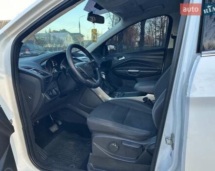 Белый Форд Куга, объемом двигателя 2 л и пробегом 243 тыс. км за 14700 $, фото 32 на Automoto.ua