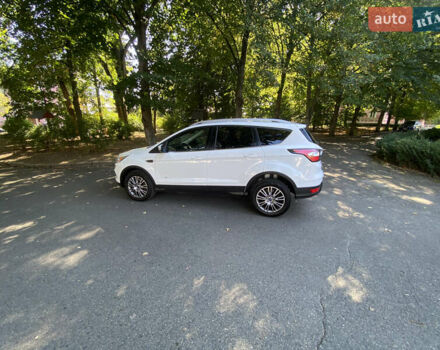 Белый Форд Куга, объемом двигателя 2 л и пробегом 235 тыс. км за 14200 $, фото 7 на Automoto.ua