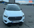 Белый Форд Куга, объемом двигателя 2 л и пробегом 252 тыс. км за 15100 $, фото 1 на Automoto.ua