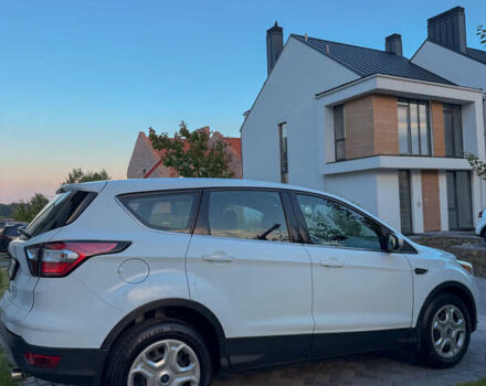 Белый Форд Куга, объемом двигателя 2 л и пробегом 165 тыс. км за 14799 $, фото 10 на Automoto.ua