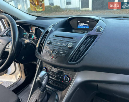 Белый Форд Куга, объемом двигателя 2 л и пробегом 243 тыс. км за 14700 $, фото 49 на Automoto.ua