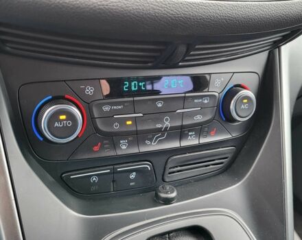 Форд Куга 2017 в Киеве на Automoto.ua Белый Форд Куга, объемом двигателя 2 л и пробегом 201 тыс. км за 15500 $, фото 2 на Automoto.ua