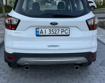 Белый Форд Куга, объемом двигателя 2 л и пробегом 165 тыс. км за 14799 $, фото 5 на Automoto.ua