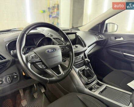 Форд Куга 2017 у Умани на Automoto.ua Білий Форд Куга, об'ємом двигуна 2 л та пробігом 210 тис. км за 15000 $, фото 38 на Automoto.ua