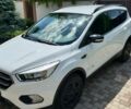 Белый Форд Куга, объемом двигателя 2 л и пробегом 72 тыс. км за 17999 $, фото 1 на Automoto.ua