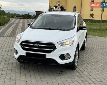 Білий Форд Куга, об'ємом двигуна 2 л та пробігом 164 тис. км за 15300 $, фото 1 на Automoto.ua