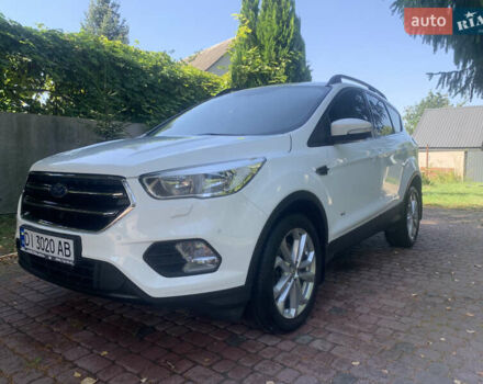 Білий Форд Куга, об'ємом двигуна 2 л та пробігом 203 тис. км за 16000 $, фото 2 на Automoto.ua