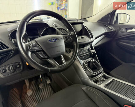 Форд Куга 2017 у Умани на Automoto.ua Білий Форд Куга, об'ємом двигуна 2 л та пробігом 210 тис. км за 15000 $, фото 37 на Automoto.ua