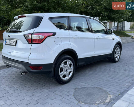 Белый Форд Куга, объемом двигателя 2 л и пробегом 165 тыс. км за 14799 $, фото 6 на Automoto.ua