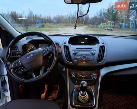 Білий Форд Куга, об'ємом двигуна 1.5 л та пробігом 120 тис. км за 14700 $, фото 32 на Automoto.ua