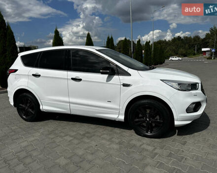 Білий Форд Куга, об'ємом двигуна 2 л та пробігом 193 тис. км за 15500 $, фото 10 на Automoto.ua