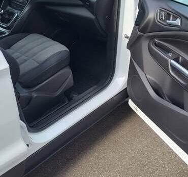 Білий Форд Куга, об'ємом двигуна 1.5 л та пробігом 112 тис. км за 14700 $, фото 10 на Automoto.ua