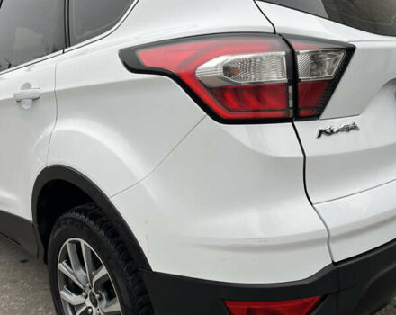 Белый Форд Куга, объемом двигателя 2 л и пробегом 153 тыс. км за 15500 $, фото 10 на Automoto.ua