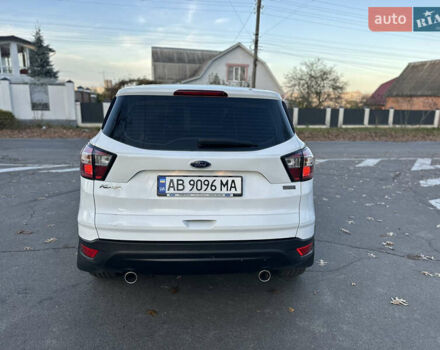 Белый Форд Куга, объемом двигателя 2 л и пробегом 243 тыс. км за 14700 $, фото 8 на Automoto.ua