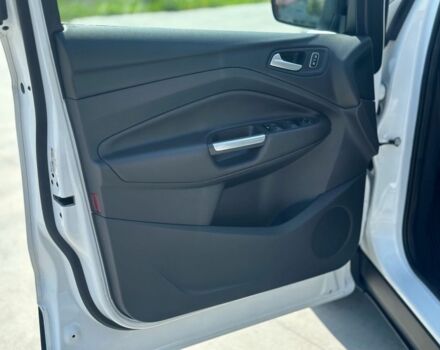 Белый Форд Куга, объемом двигателя 2 л и пробегом 80 тыс. км за 15800 $, фото 3 на Automoto.ua