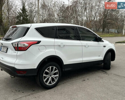 Белый Форд Куга, объемом двигателя 2 л и пробегом 153 тыс. км за 15500 $, фото 3 на Automoto.ua