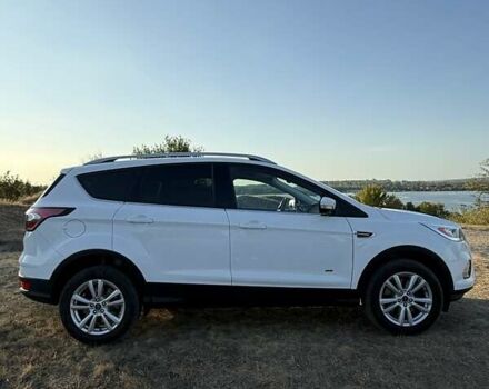 Білий Форд Куга, об'ємом двигуна 2 л та пробігом 97 тис. км за 16000 $, фото 3 на Automoto.ua