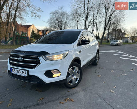 Белый Форд Куга, объемом двигателя 2 л и пробегом 243 тыс. км за 14700 $, фото 1 на Automoto.ua