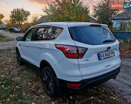 Белый Форд Куга, объемом двигателя 2 л и пробегом 181 тыс. км за 15700 $, фото 2 на Automoto.ua