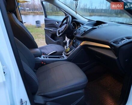 Білий Форд Куга, об'ємом двигуна 1.5 л та пробігом 120 тис. км за 14700 $, фото 34 на Automoto.ua