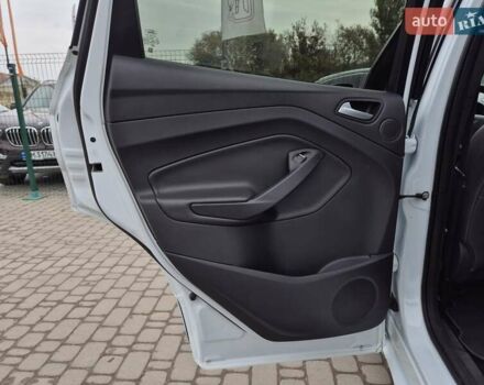 Белый Форд Куга, объемом двигателя 2 л и пробегом 333 тыс. км за 16855 $, фото 23 на Automoto.ua