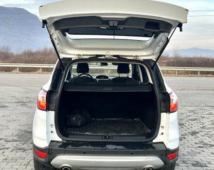 Білий Форд Куга, об'ємом двигуна 2 л та пробігом 256 тис. км за 15800 $, фото 10 на Automoto.ua