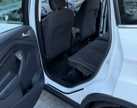 Белый Форд Куга, объемом двигателя 2 л и пробегом 165 тыс. км за 14799 $, фото 17 на Automoto.ua