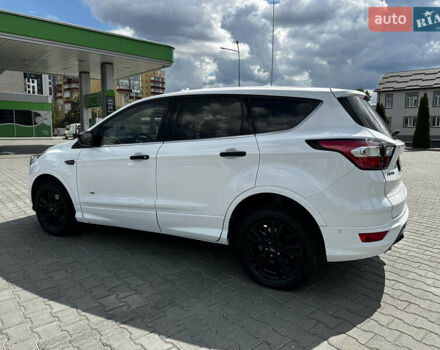 Білий Форд Куга, об'ємом двигуна 2 л та пробігом 193 тис. км за 15500 $, фото 5 на Automoto.ua