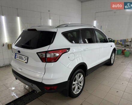 Форд Куга 2017 у Умани на Automoto.ua Білий Форд Куга, об'ємом двигуна 2 л та пробігом 210 тис. км за 15000 $, фото 21 на Automoto.ua